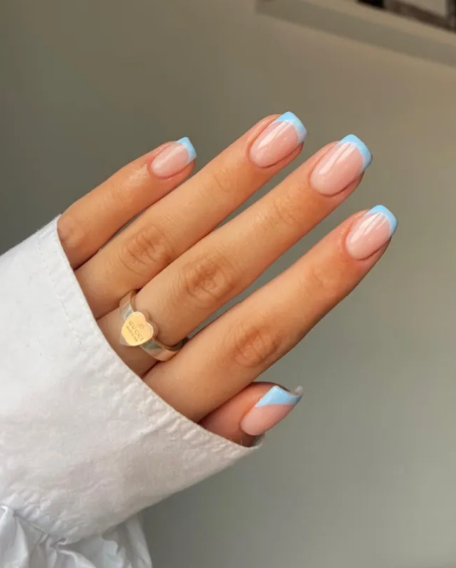 Soft Sky Side-Swoop French